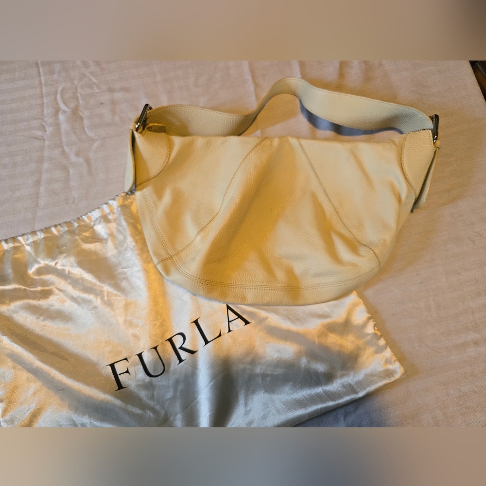 Furla White Leather Interior Detail